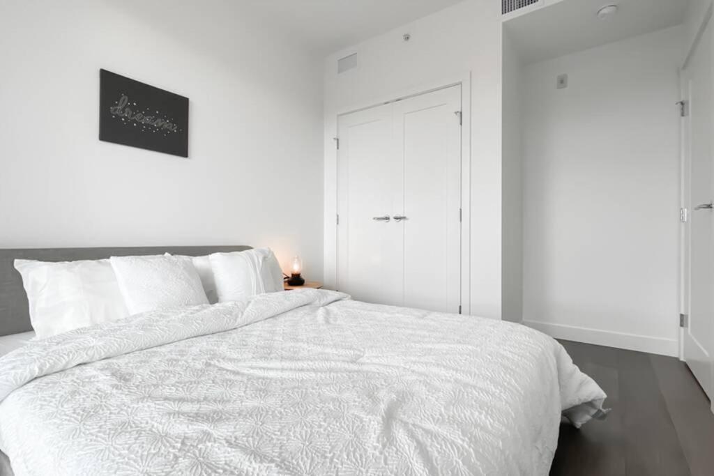 Spacious New Apartment With Working Space@Oakridge Vancouver Esterno foto
